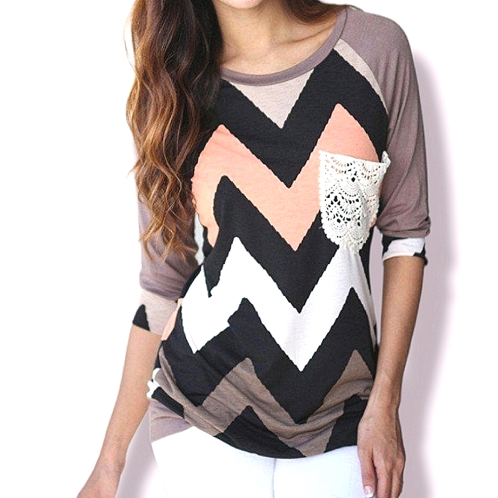 AUDITIONS | Women's neutral-color chevron-pattern long-sleeve shirt. Size small.